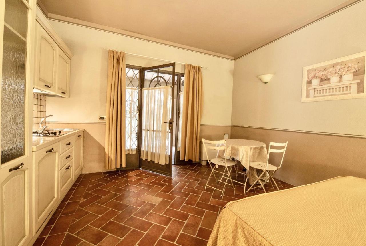 Apartments In Residence With Swimming Pool In モンテヴェルディ・マリッティモ エクステリア 写真