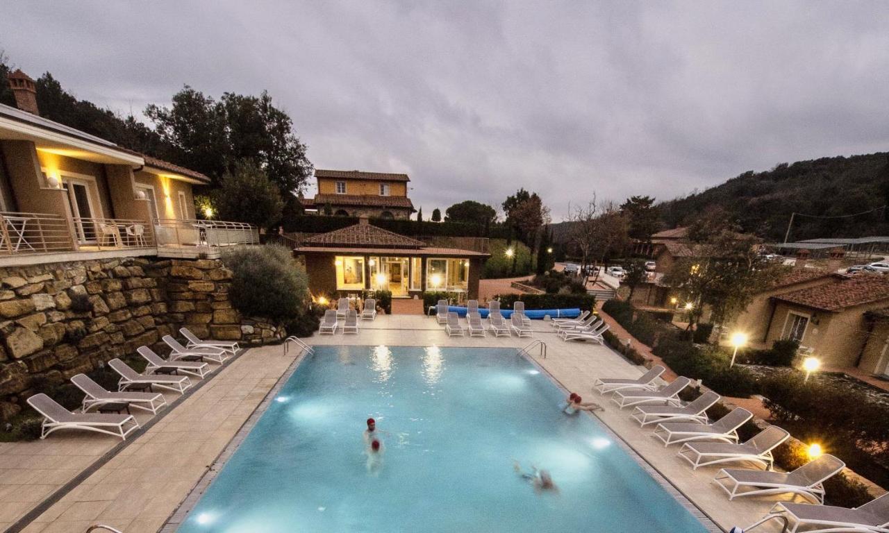 Apartments In Residence With Swimming Pool In モンテヴェルディ・マリッティモ エクステリア 写真