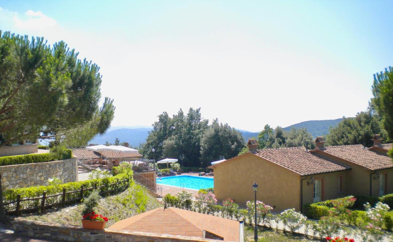 Apartments In Residence With Swimming Pool In モンテヴェルディ・マリッティモ エクステリア 写真